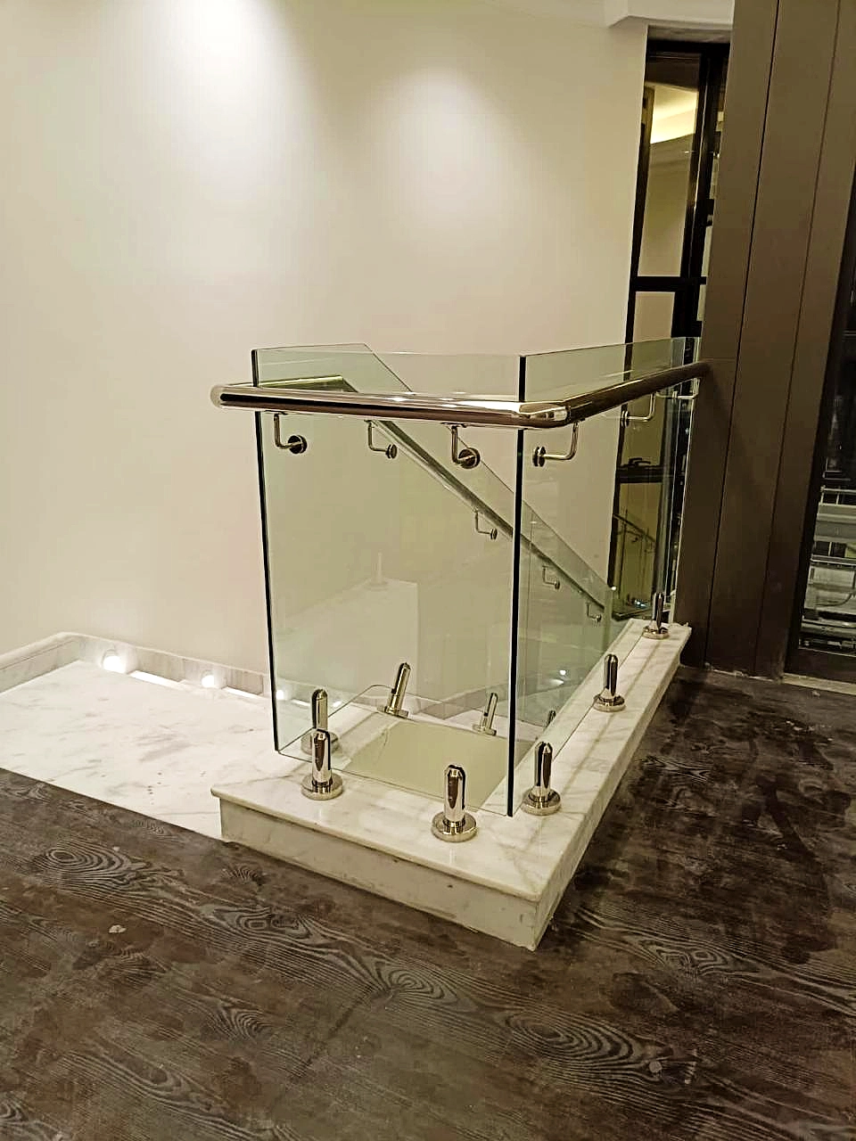 Glass railing project 17